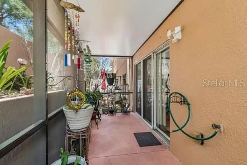 994 Celtic Circle Tarpon Springs FL 34689