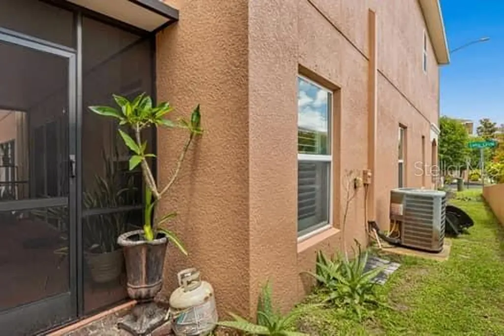 994 Celtic Circle Tarpon Springs FL 34689