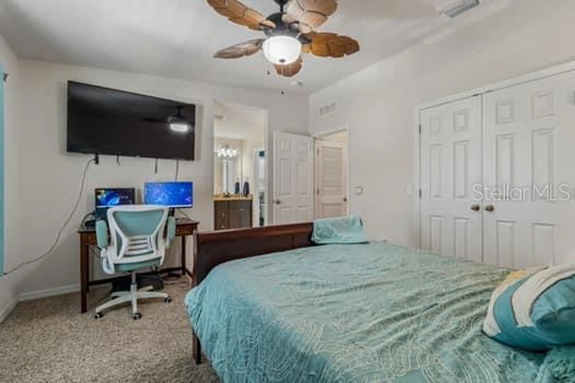 994 Celtic Circle Tarpon Springs FL 34689