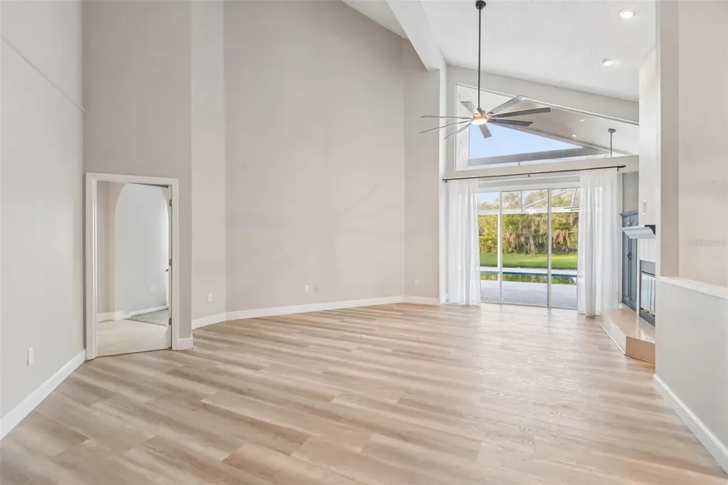 586 Kingsmill Court Oldsmar FL 34677