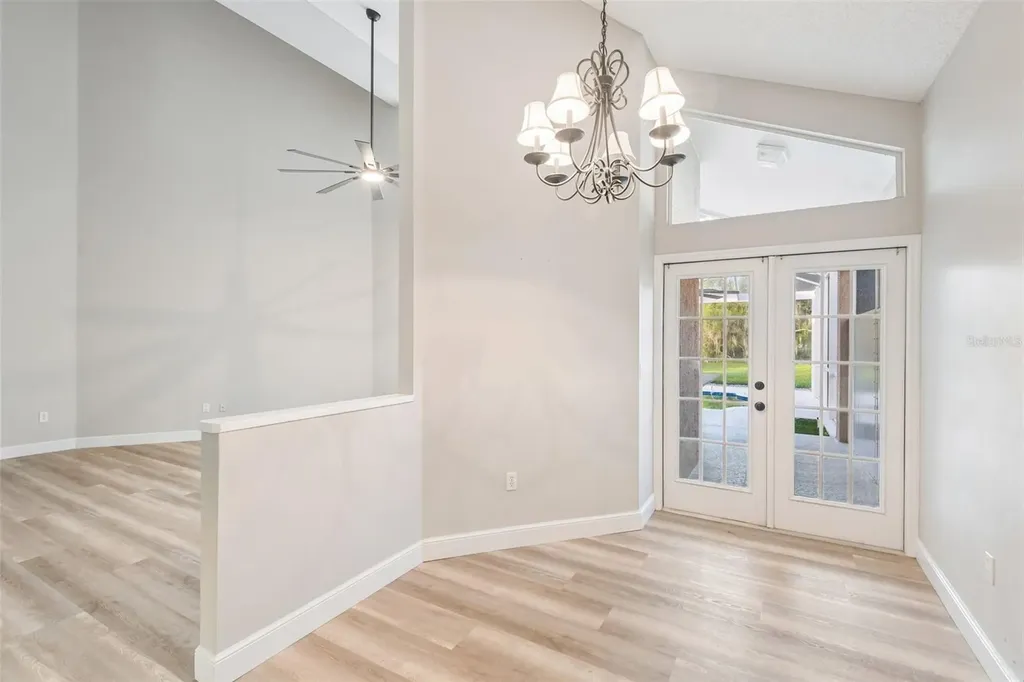 586 Kingsmill Court Oldsmar FL 34677
