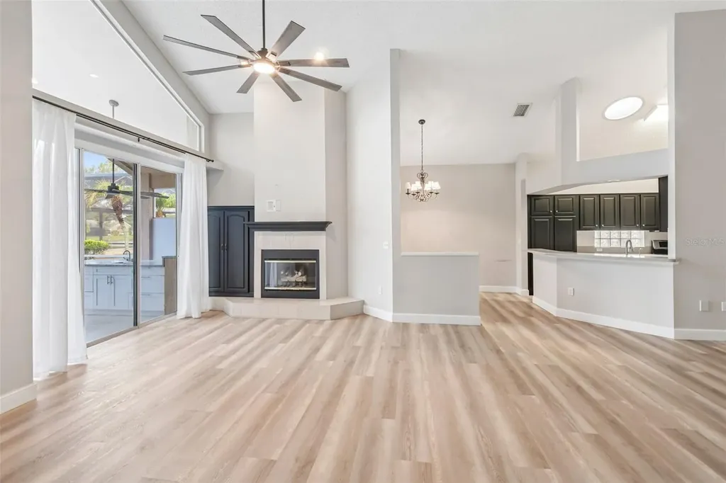 586 Kingsmill Court Oldsmar FL 34677