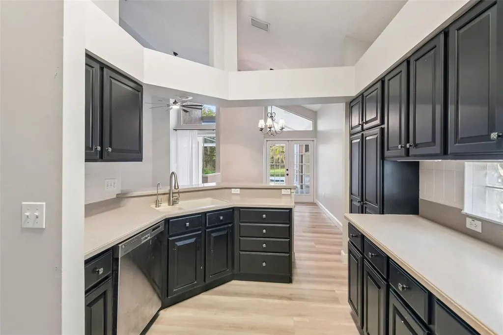 586 Kingsmill Court Oldsmar FL 34677