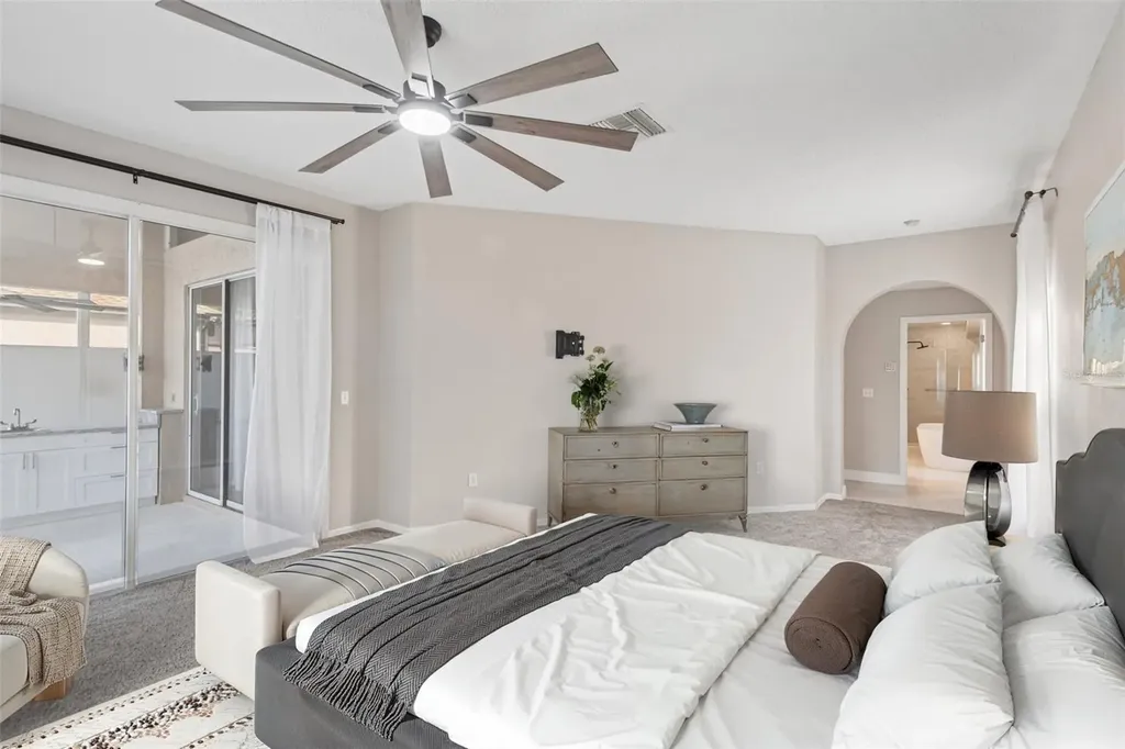 586 Kingsmill Court Oldsmar FL 34677