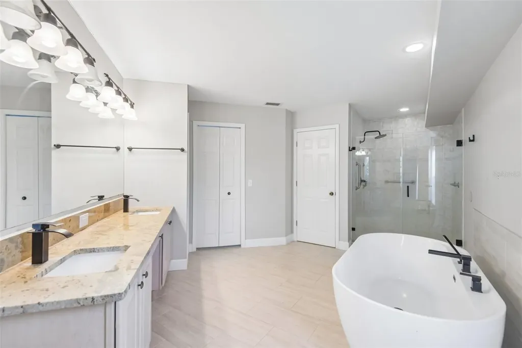 586 Kingsmill Court Oldsmar FL 34677