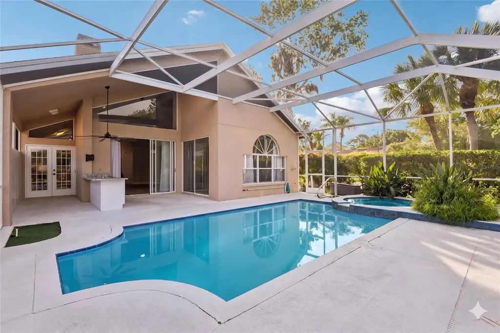 586 Kingsmill Court Oldsmar FL 34677