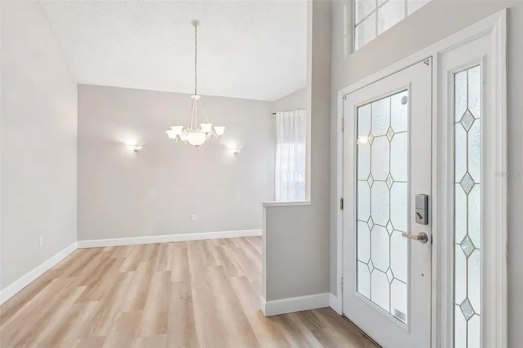 586 Kingsmill Court Oldsmar FL 34677