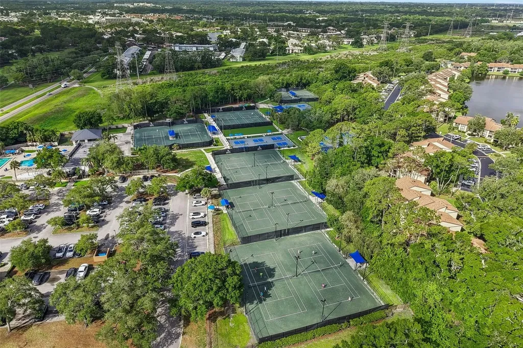 586 Kingsmill Court Oldsmar FL 34677