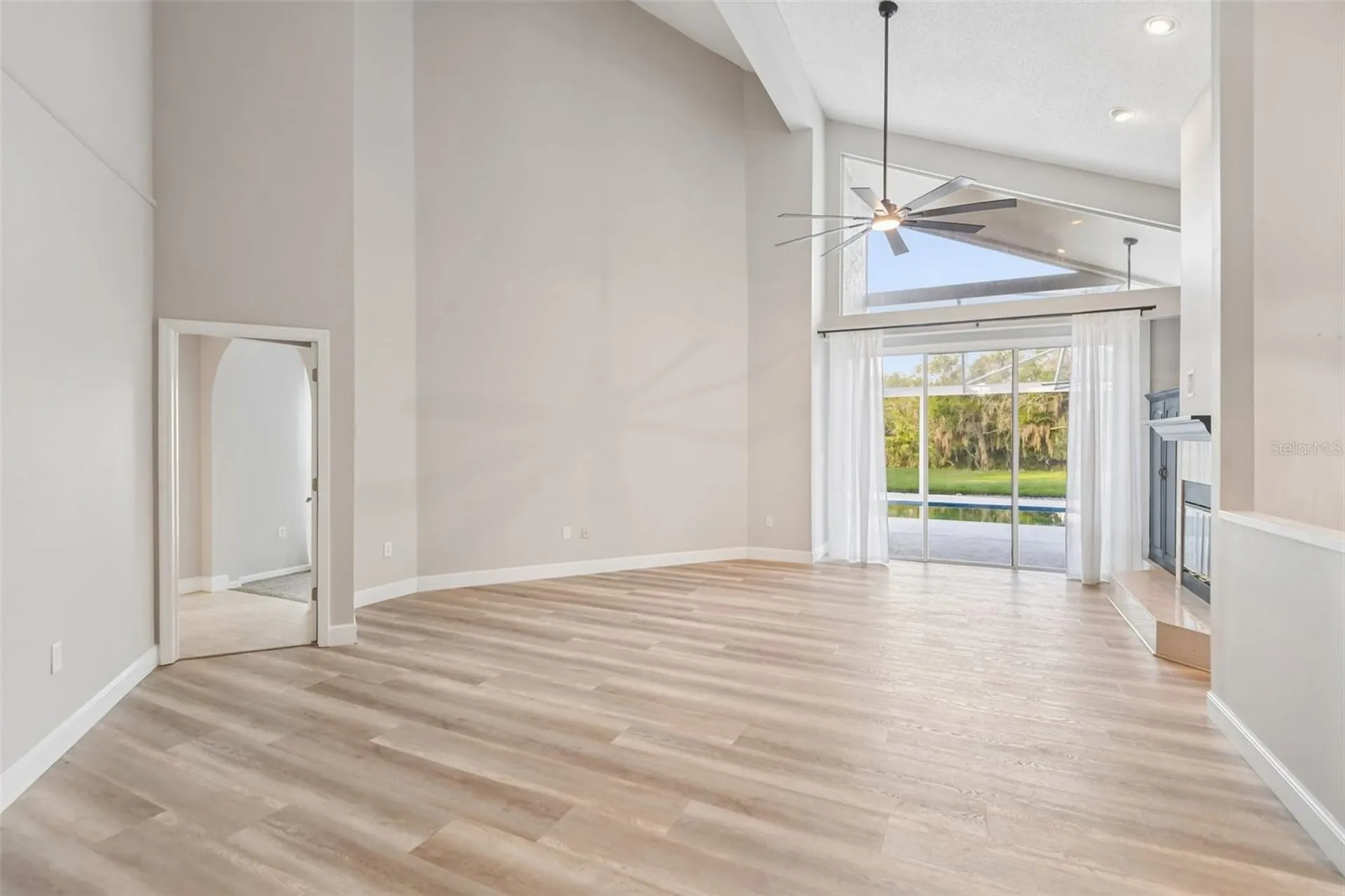 586 Kingsmill Court Oldsmar FL 34677