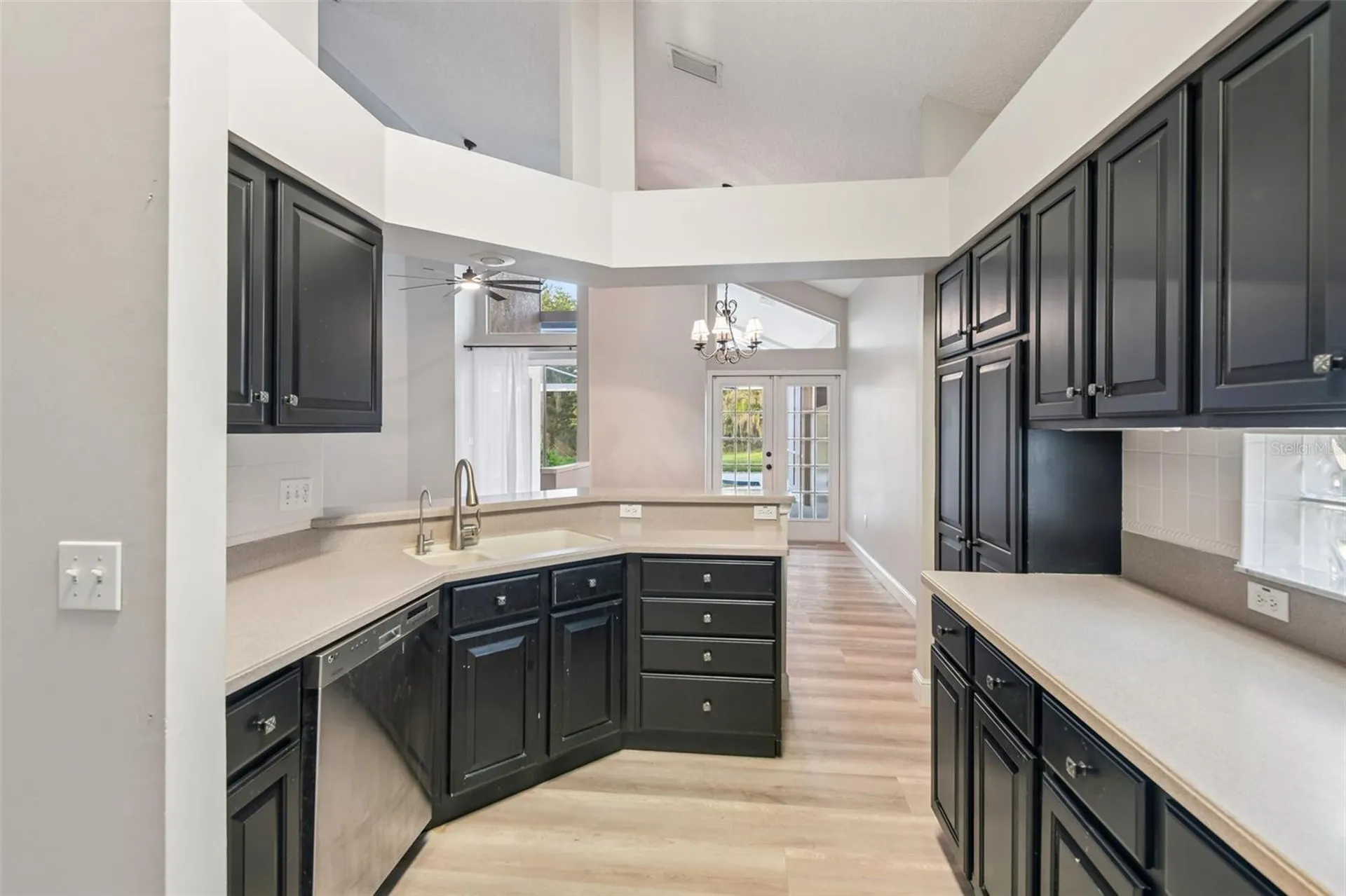 586 Kingsmill Court Oldsmar FL 34677