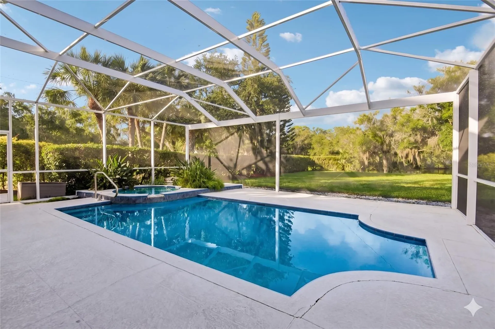 586 Kingsmill Court Oldsmar FL 34677