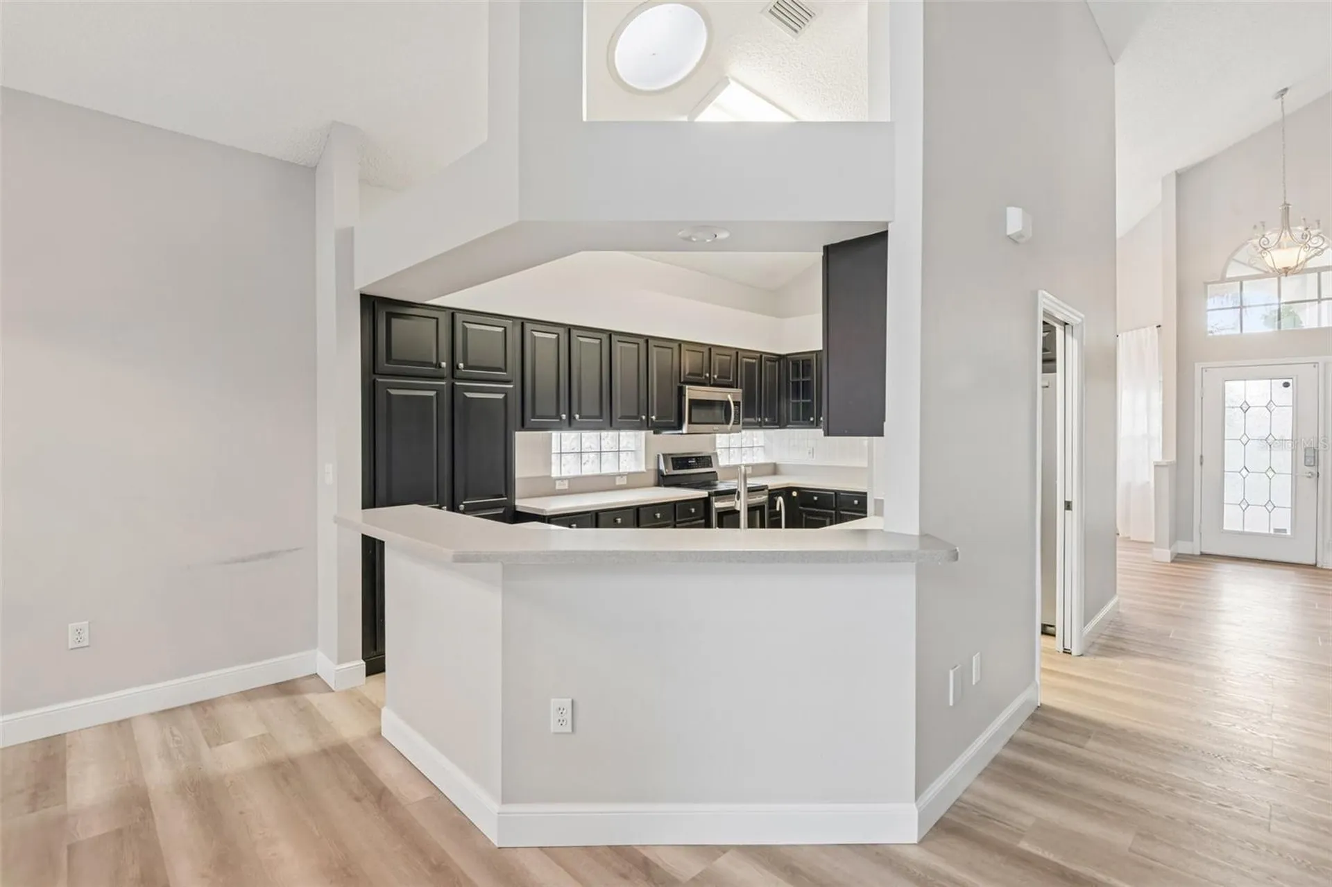 586 Kingsmill Court Oldsmar FL 34677