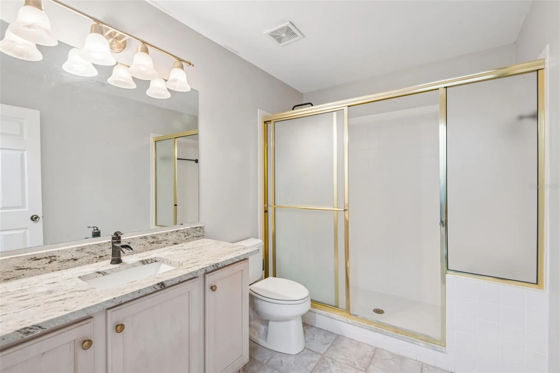 586 Kingsmill Court Oldsmar FL 34677