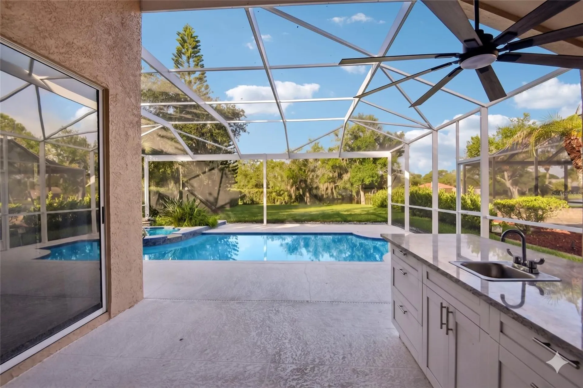 586 Kingsmill Court Oldsmar FL 34677