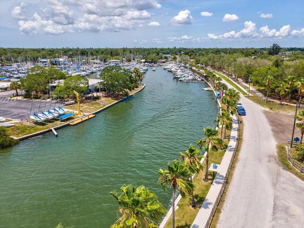 5015 15th Avenue S Gulfport FL 33707