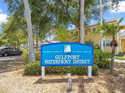 5015 15th Avenue S Gulfport FL 33707
