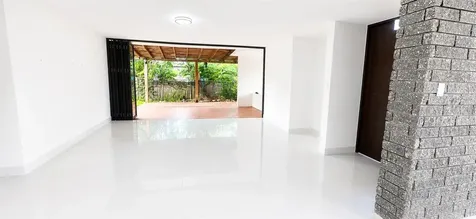 Urb Parkville Ave. Lopategui Guaynabo PR 00969