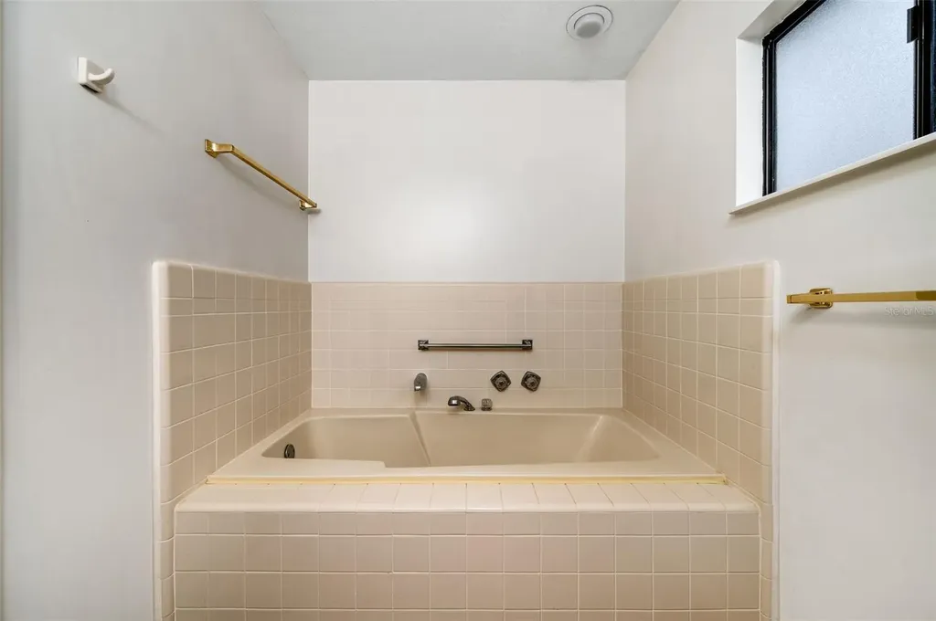 8496 NW 37th Terrace Gainesville FL 32653