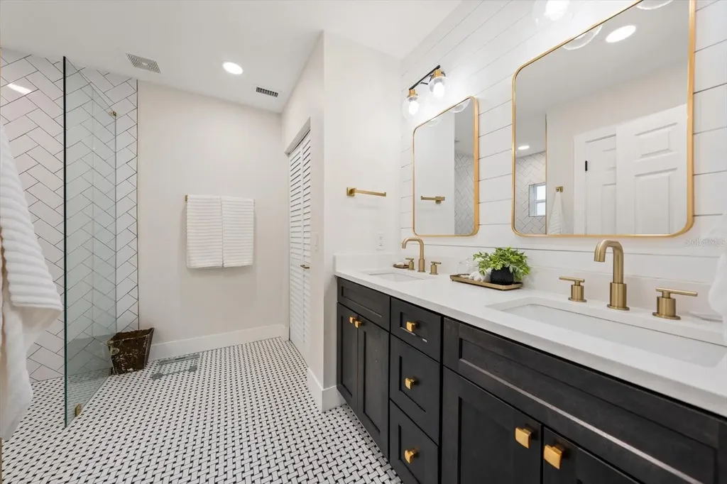 1736 Golf View Drive Belleair FL 33756
