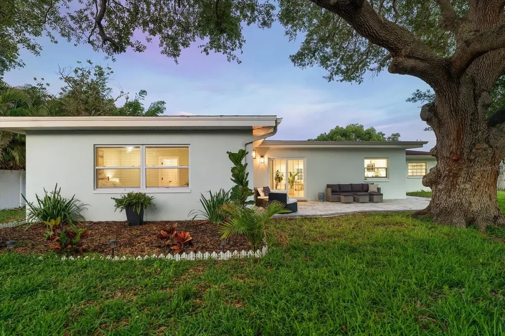 1736 Golf View Drive Belleair FL 33756