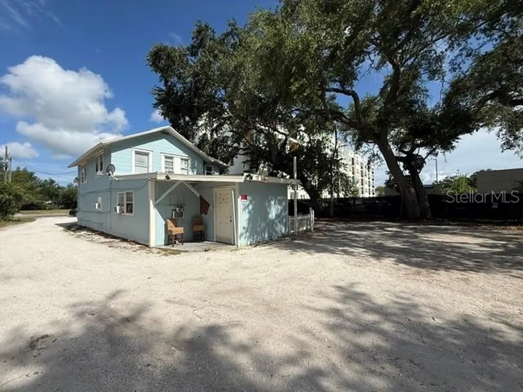 1425 14th Street W Bradenton FL 34205