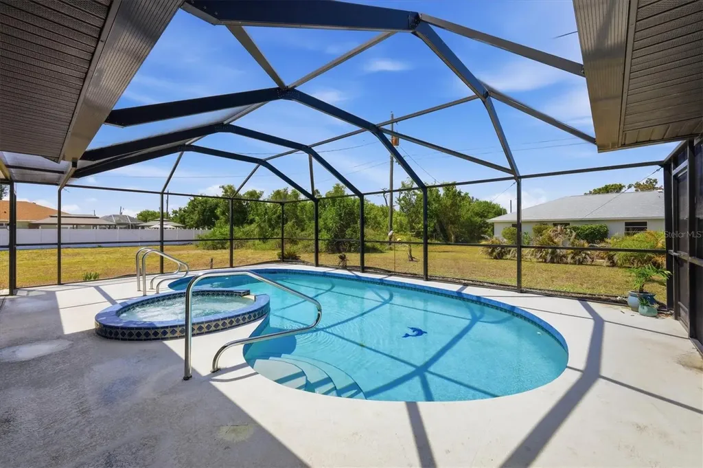 9495 Gulfstream Boulevard Englewood FL 34224