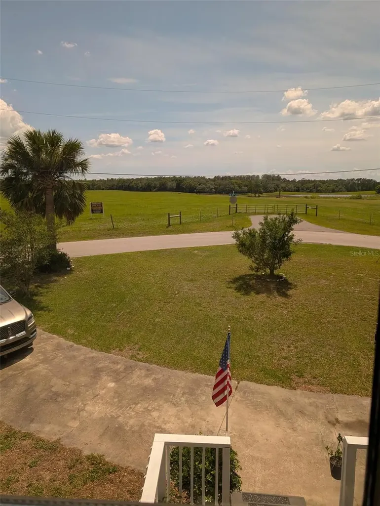 7083 SE 166th Avenue Ocklawaha FL 32179
