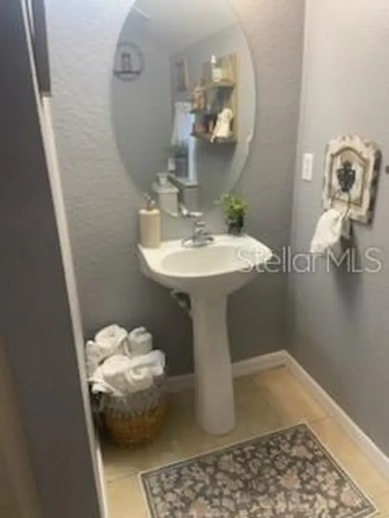 7083 SE 166th Avenue Ocklawaha FL 32179