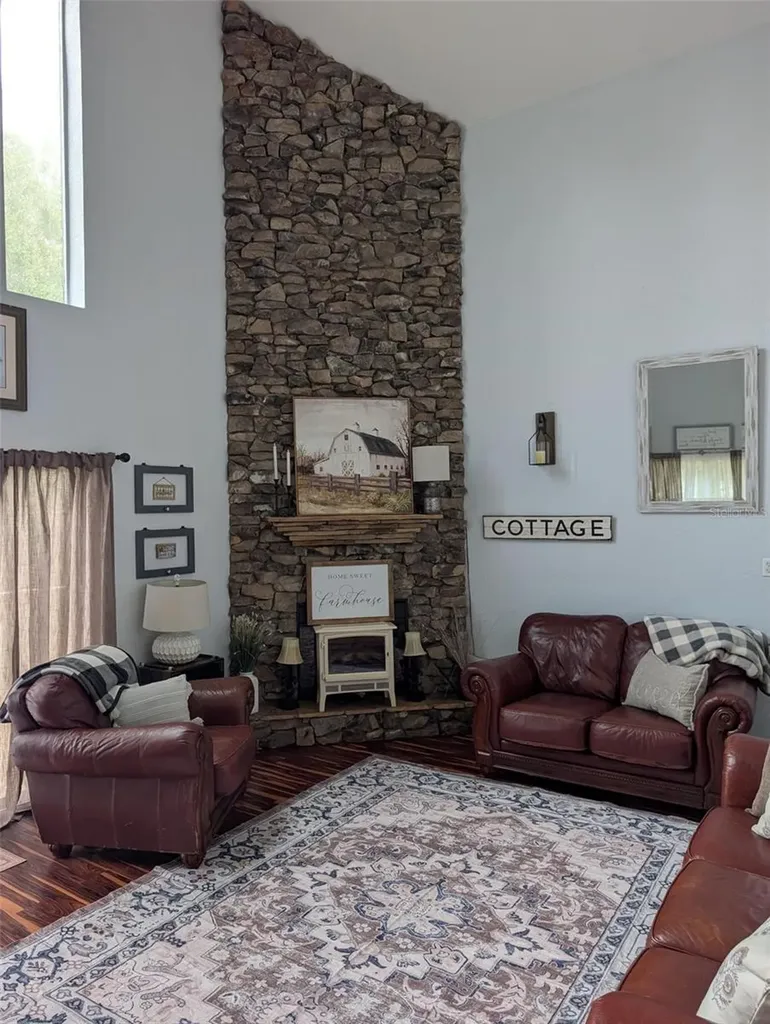 7083 SE 166th Avenue Ocklawaha FL 32179