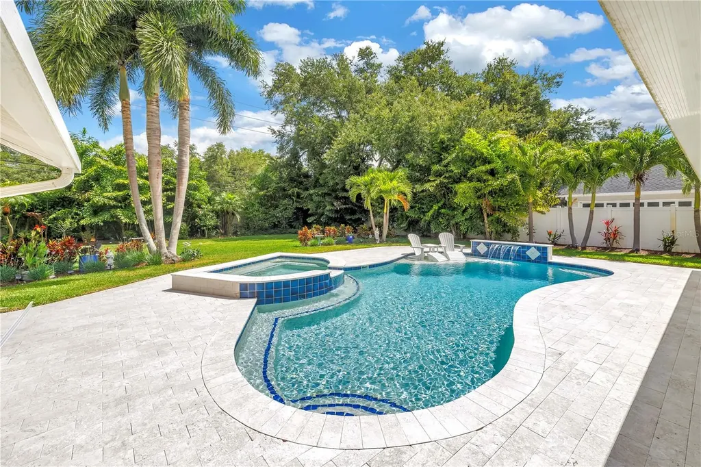 12399 Oaks Lane Seminole FL 33772