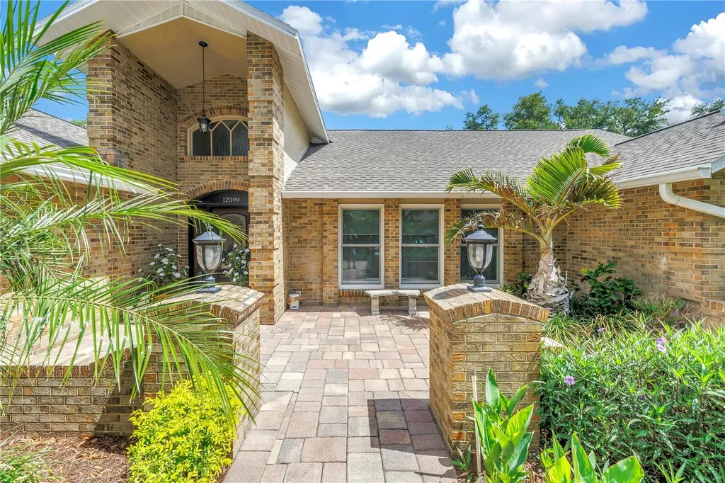 12399 Oaks Lane Seminole FL 33772