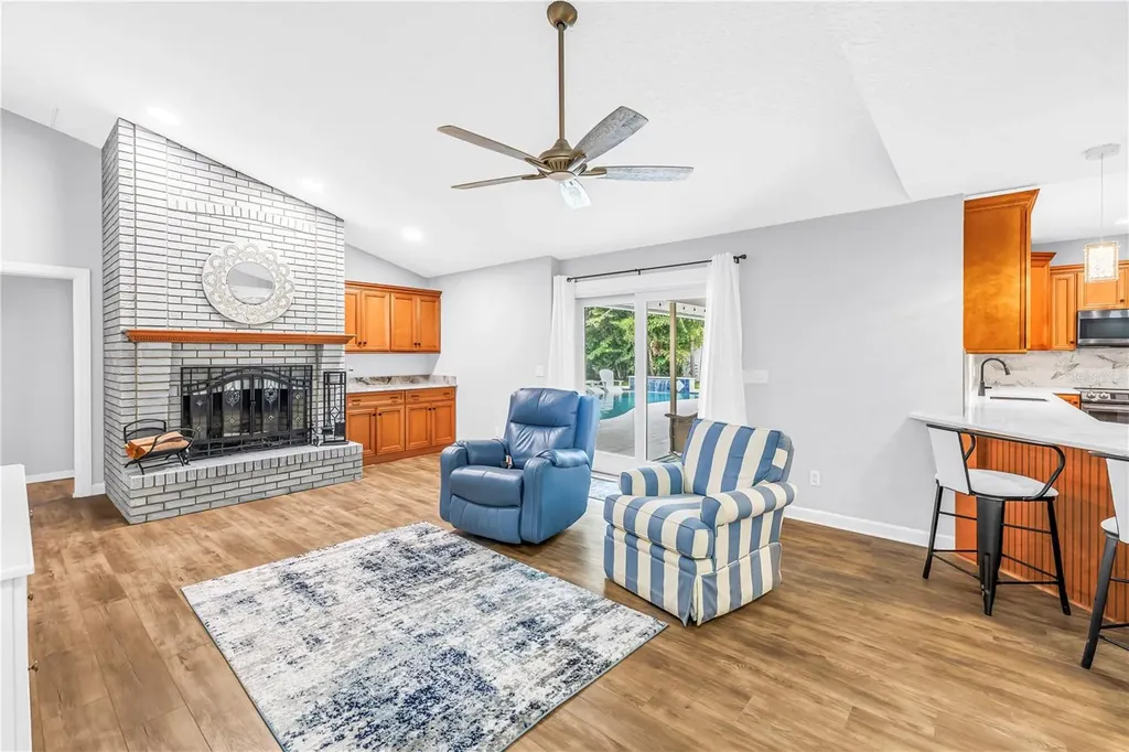 12399 Oaks Lane Seminole FL 33772