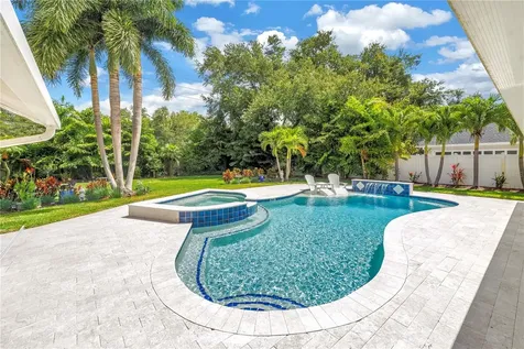 12399 Oaks Lane Seminole FL 33772