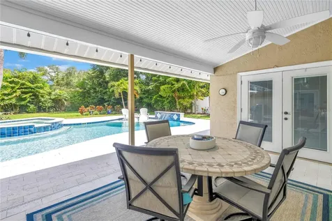 12399 Oaks Lane Seminole FL 33772