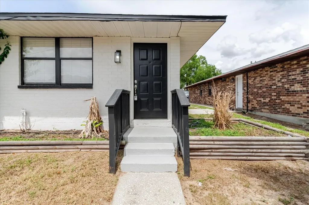 1134-1136 Gilmore Avenue Lakeland FL 33805