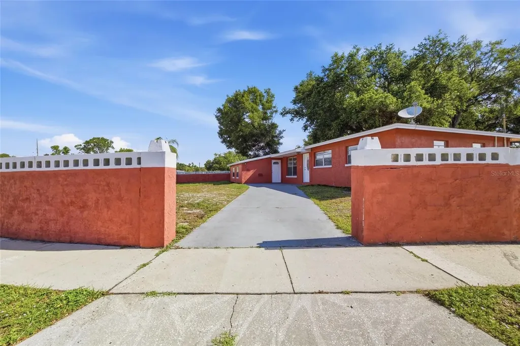 7102 Dellwood Drive Tampa FL 33619