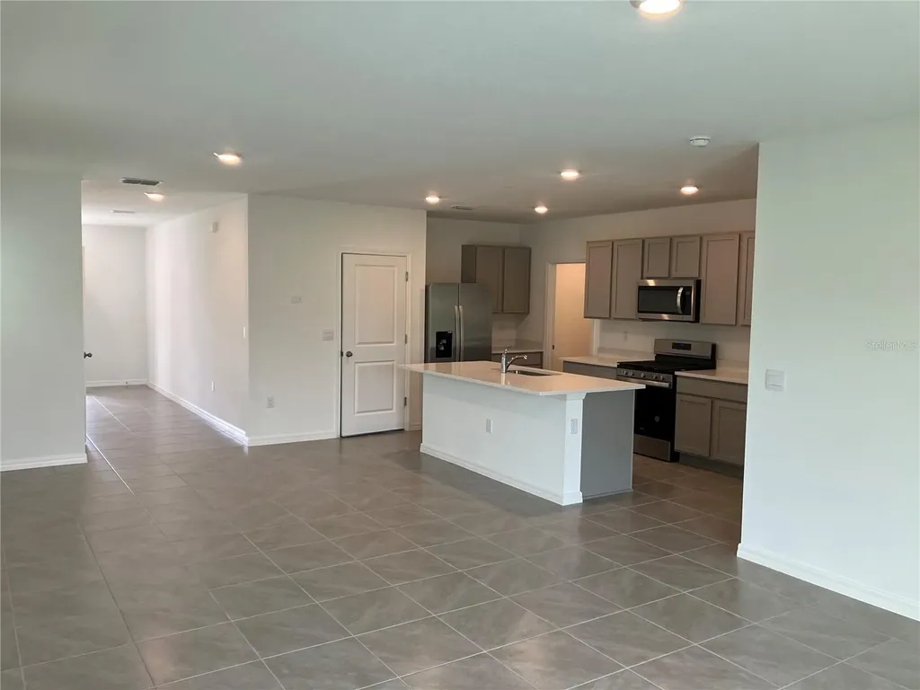 35694 Kinsey Point Zephyrhills FL 33541