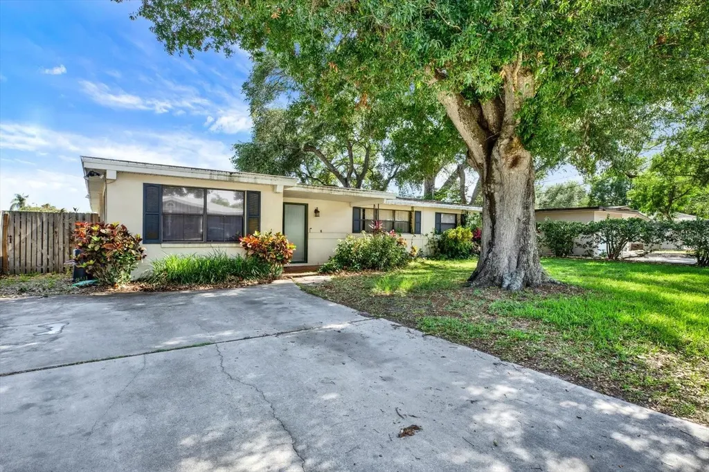 2215 Curtis Drive S Clearwater FL 33764