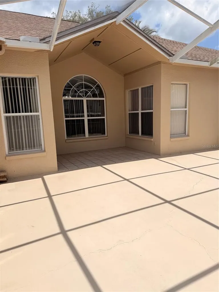 1625 Powder Ridge Drive Valrico FL 33594