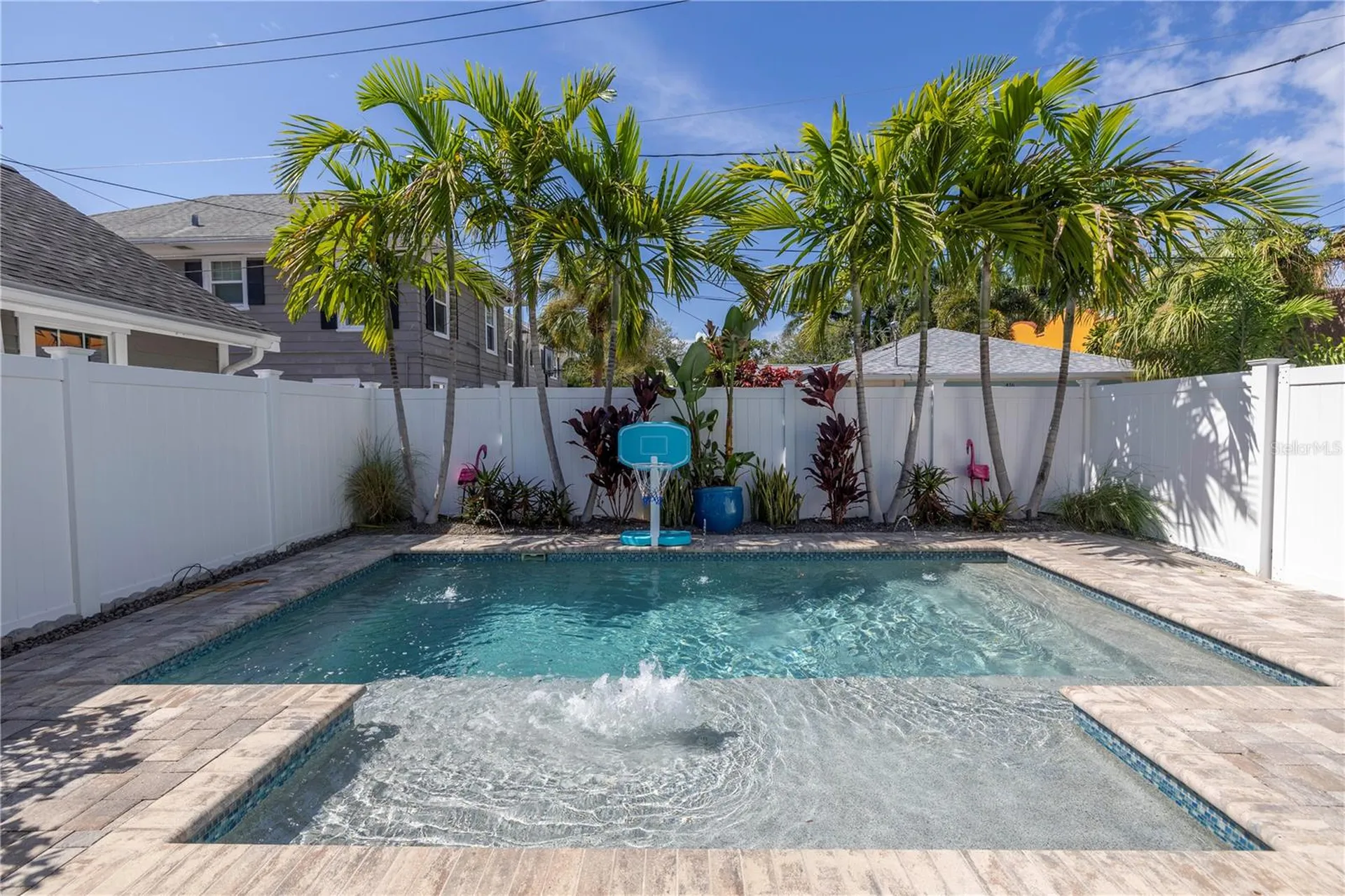 415 19th Avenue NE St Petersburg FL 33704