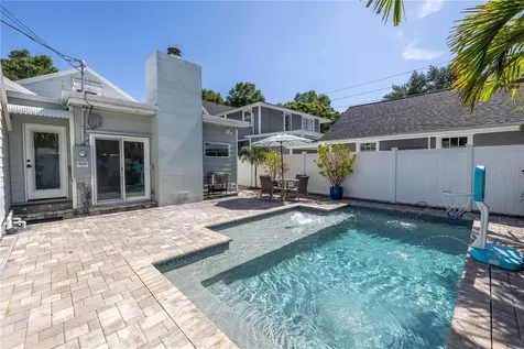 415 19th Avenue NE St Petersburg FL 33704