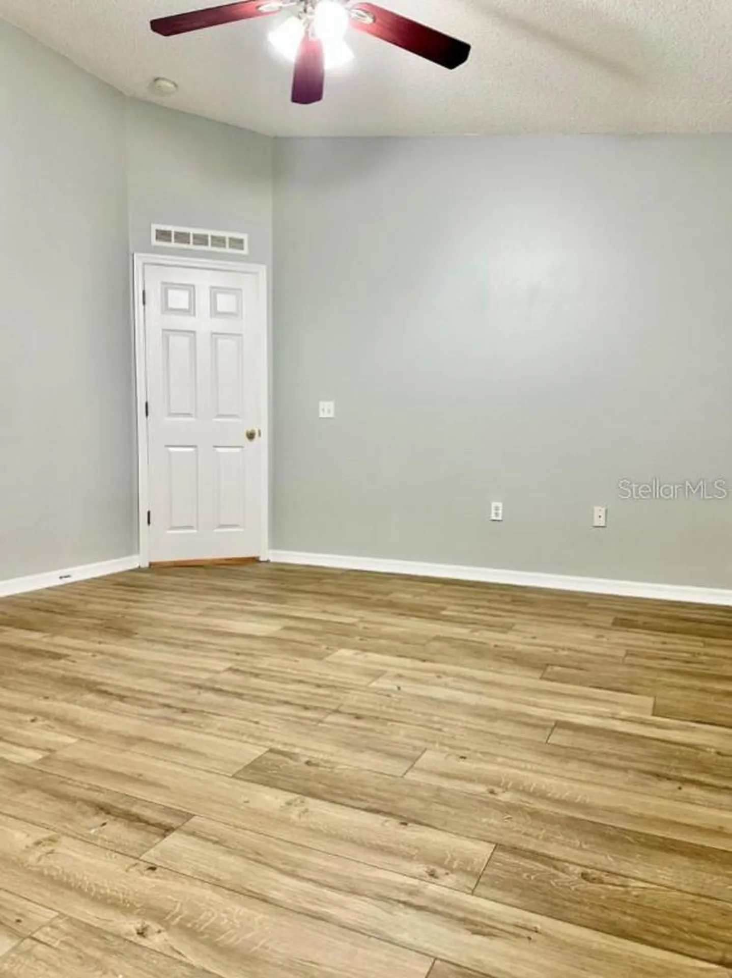 14237 Econ Woods Lane Orlando FL 32826