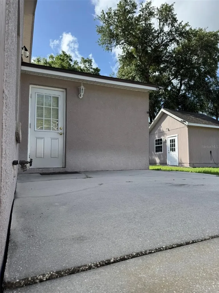 9814 Oslin Street Tampa FL 33615