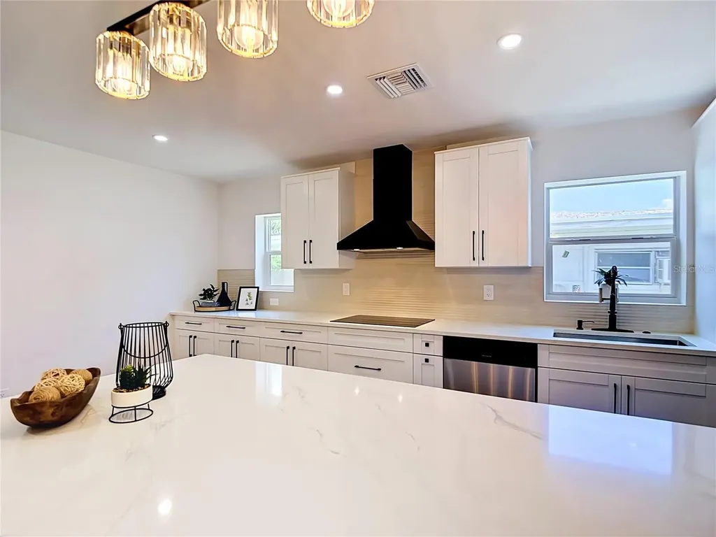 5013 S Hesperides Street Tampa FL 33611