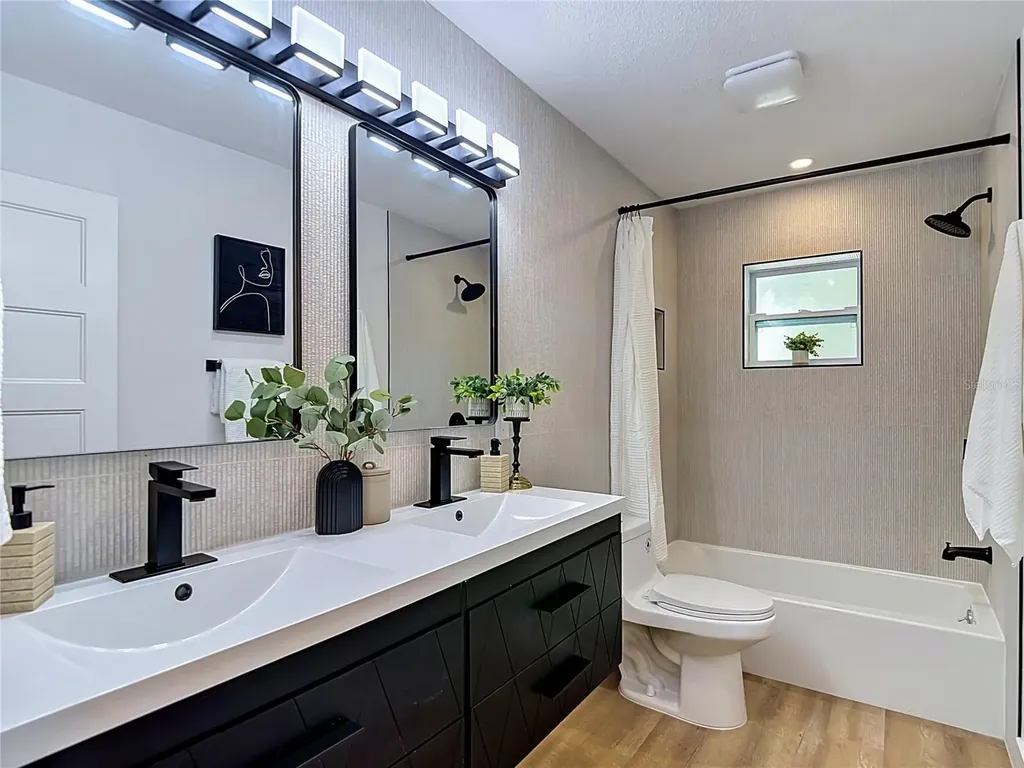 5013 S Hesperides Street Tampa FL 33611