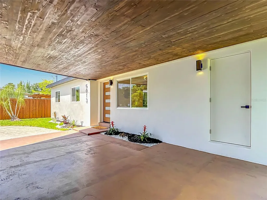 5013 S Hesperides Street Tampa FL 33611