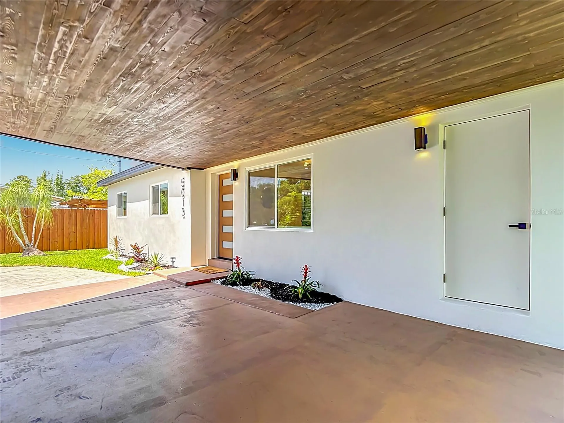 5013 S Hesperides Street Tampa FL 33611