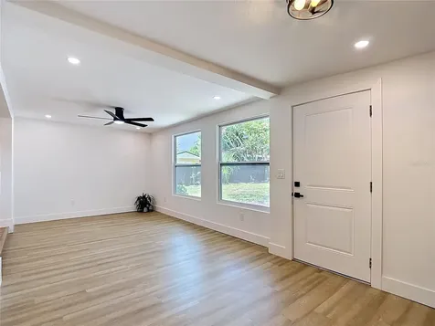 5013 S Hesperides Street Tampa FL 33611