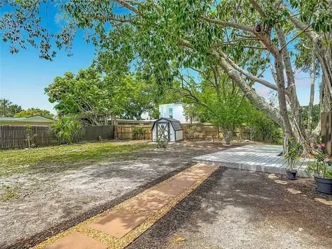 5013 S Hesperides Street Tampa FL 33611