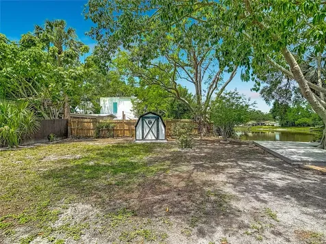 5013 S Hesperides Street Tampa FL 33611